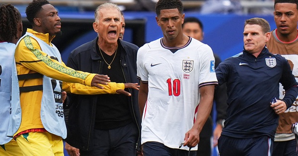Ngôi sao đội tuyển Anh vi phạm luật mới của FIFA, lại lấy tay che miệng: Nguy cơ nhận án phạt nguội - hình ảnh - betokfun.com