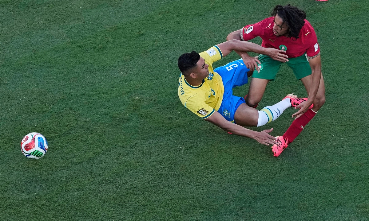 OKFUN eSports: Bouaddi 18 tuổi khuynh đảo hàng tiền vệ Brazil tại World Cup 2026 - hình ảnh - betokfun.com OKFUN eSports: Bouaddi 18 tuổi khuynh đảo hàng tiền vệ Brazil tại World Cup 2026 - hình ảnh - betokfun.com