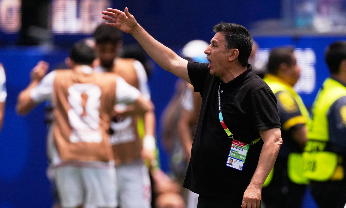 HLV Ghalenoei: ‘Iran bất bại là kỳ tích World Cup’ - hình ảnh - betokfun.com