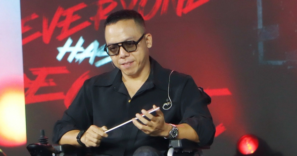 OKFUN Việt Nam: Hoàng Touliver xuất hiện bằng xe lăn tại fan meeting Space Speaker - hình ảnh - betokfun.com