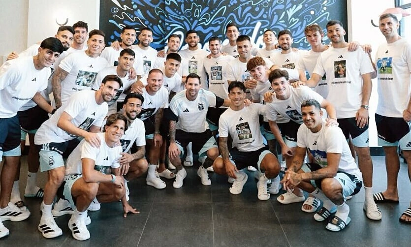 Đồng đội gây bất ngờ trong ngày sinh nhật Messi - hình ảnh - betokfun.com