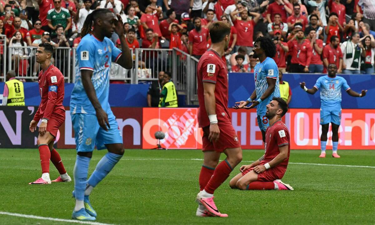 OKFUN casino: Ronaldo bị chỉ trích vì tranh đá phạt, bỏ lỡ cơ hội cho Fernandes - hình ảnh - betokfun.com OKFUN casino: Ronaldo bị chỉ trích vì tranh đá phạt, bỏ lỡ cơ hội cho Fernandes - hình ảnh - betokfun.com