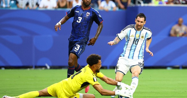Khoảnh khắc thủ thành Vozinha chặn đứng cú sút của Messi gây sốt: Đỉnh cao đời người! - hình ảnh - betokfun.com
