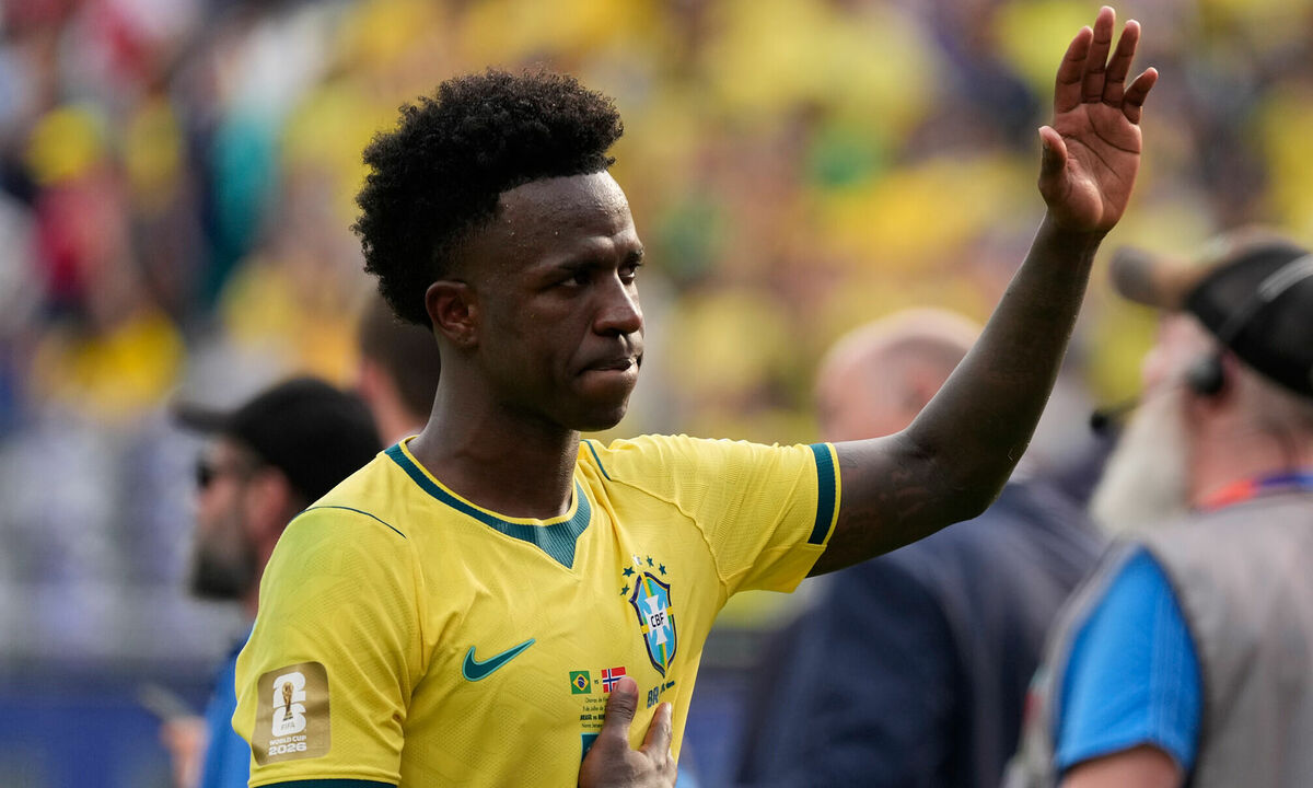 Vinicius khẳng định không trốn trách nhiệm đá phạt đền sau thất bại của Brazil - hình ảnh - betokfun.com